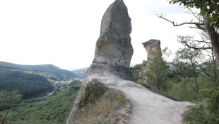 4. Sirok, a Bálvány-kövek és a vár