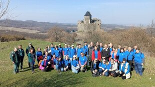 Az Uniqa Biztosító Zrt. közérdekű önkéntes tevékenysége a Hollókői Tájvédelmi Körzetben