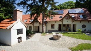 Bábakalács Erdei Iskola