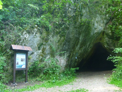 IsmertetőtáblaKecskelyukP1360516sm