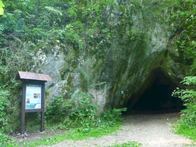 IsmertetőtáblaKecskelyukP1360516sm