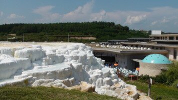 Egerszalók hőforrás, gyógyfürdő és a "sódomb"