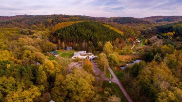 Ipolytarnóci Ősmaradványok bemutatóhely külső