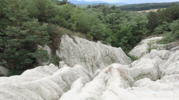 Kazári riolittufa és földtani alapszelvény