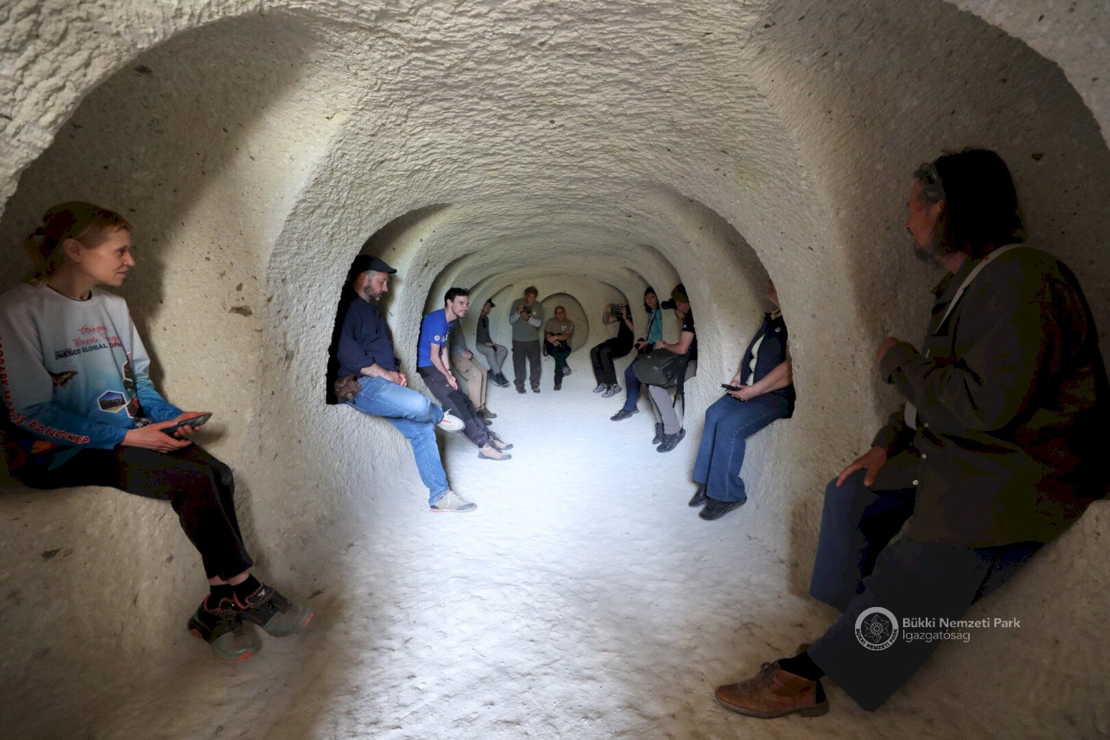 a-bukk-videken-jartak-a-v4-es-geoparkok-szakemberei-b03a2164-3977114.jpg